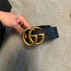 Back Gucci belt